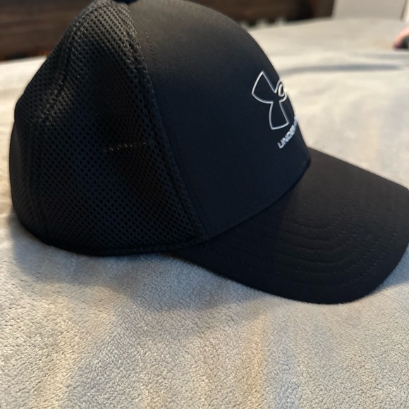 Under Armour Black Logo Cap - Picture 2 of 2